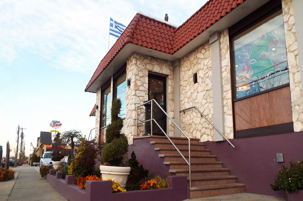 About CrossBay Diner and reviews