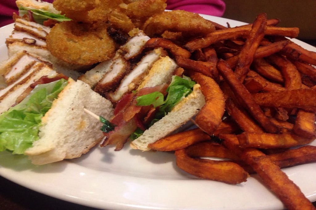 About CrossBay Diner and reviews