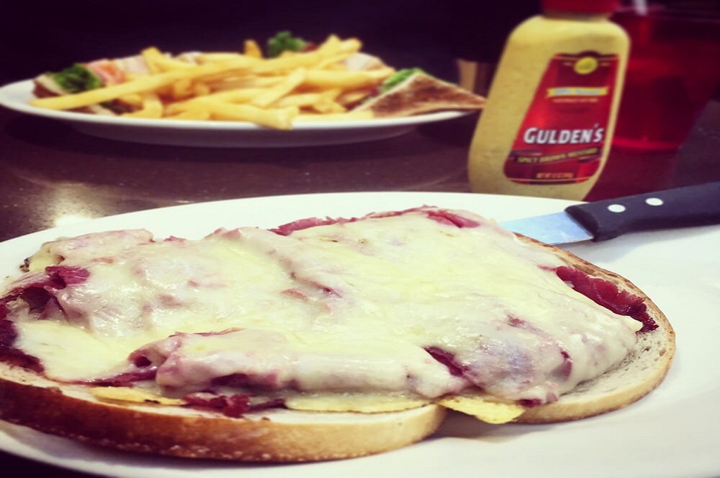 About CrossBay Diner and reviews